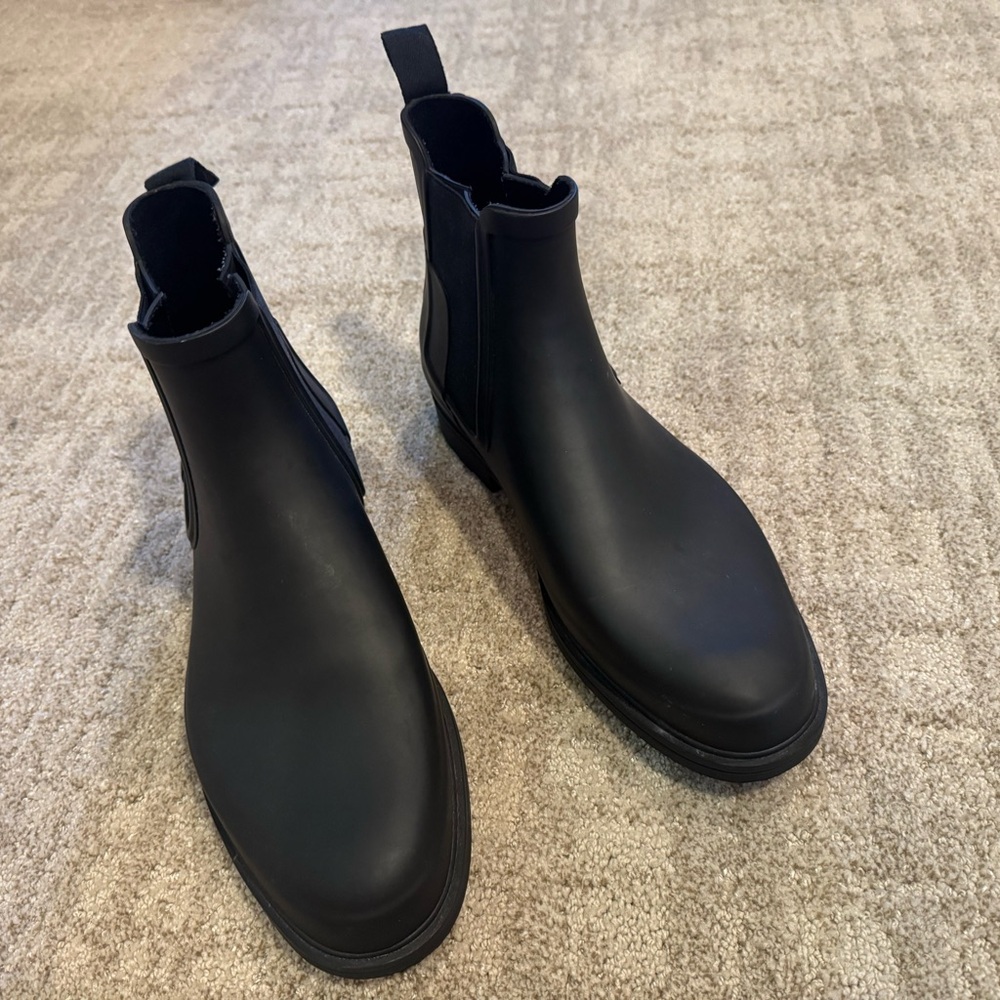 Hunter Matte Black Chelsea Rain Boots size w11